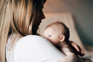 Preparación al posparto: qué esperar y cómo detectar la depresión posparto. Cursos y talleres para prepararte